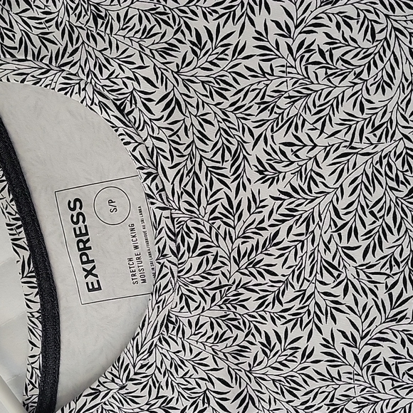 Express tee Leaf Pattern S. - Picture 2 of 3
